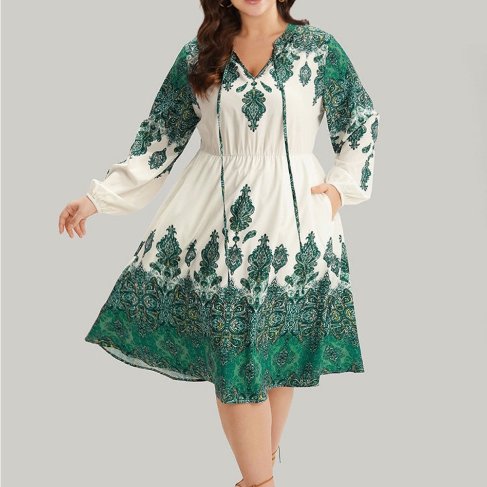 BloomChic Green and White V-Neck Bishop Sleeve Sundress